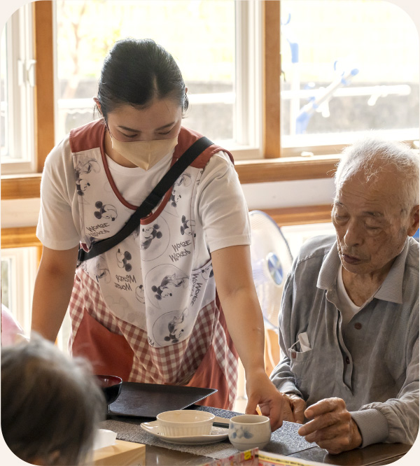 食事準備も丁寧に